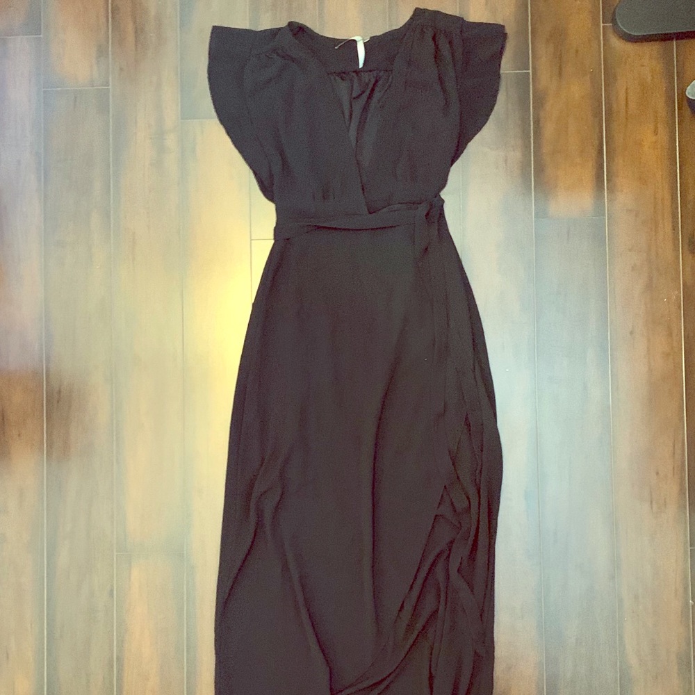Deep v neck short sleeve long black wrap dress